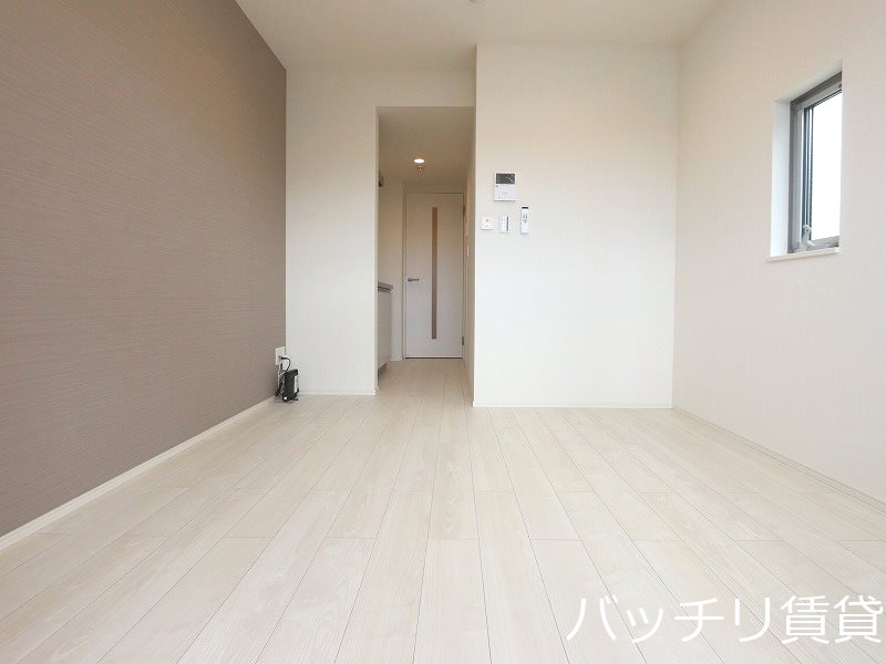 居室・リビング　別号室タイプの為、現状を優先致します。