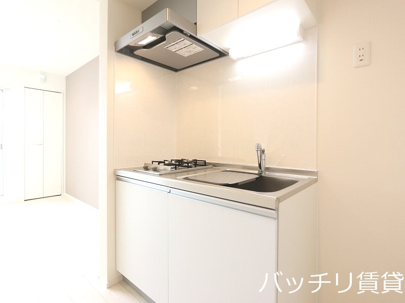 キッチン　別号室タイプの為、現状を優先致します。