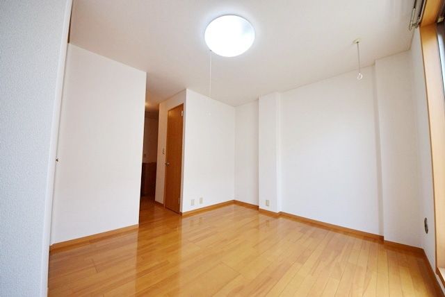 居室・リビング　同物件別号室参考写真