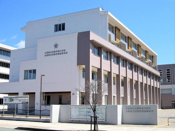 中学校　東桜学館中学校・高等学校（中学校）まで1900m