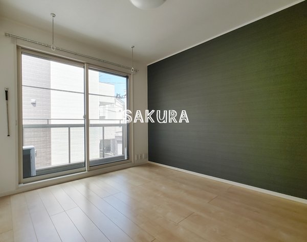 居室・リビング　使いやすい形の為、レイアウトを楽しめます♪