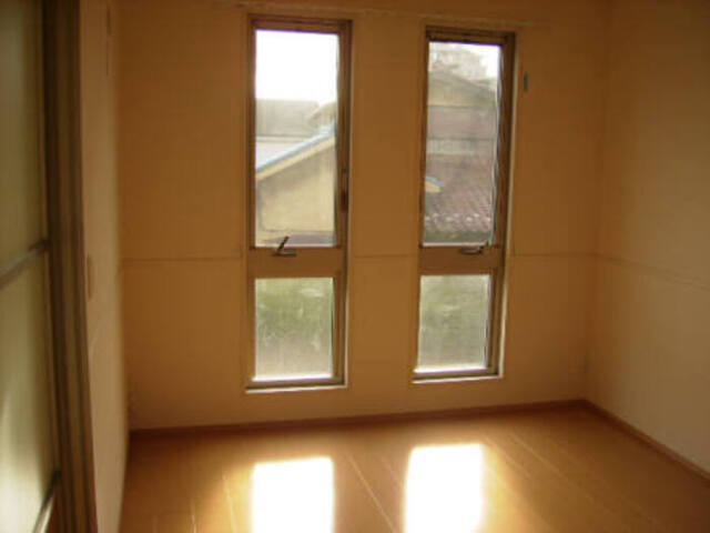 居室・リビング　南側洋室