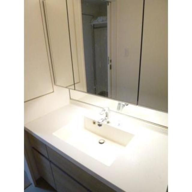 洗面設備　※写真は同タイプ住戸です。
