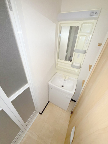 洗面設備　脱衣スペースもあります