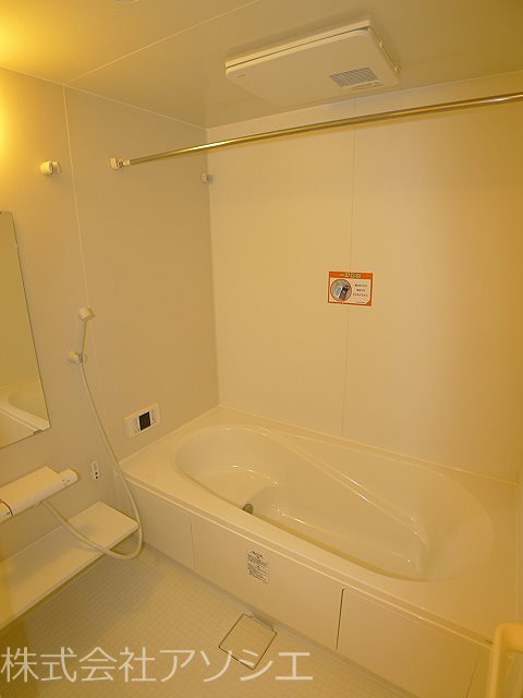 バス・シャワールーム　浴室は一坪風呂です。