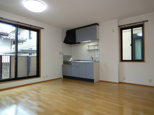 居室・リビング　＊他室の写真です。