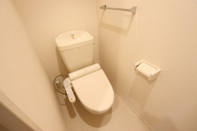 トイレ　温水洗浄暖房便座