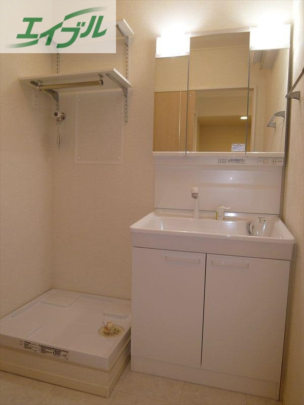 洗面設備　別の類似物件の写真です。実際とは異なります。