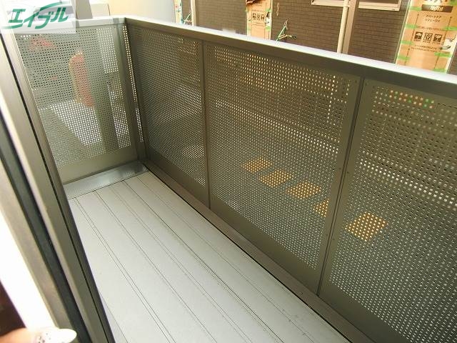 バルコニー　別の類似物件の写真です。実際とは異なります。