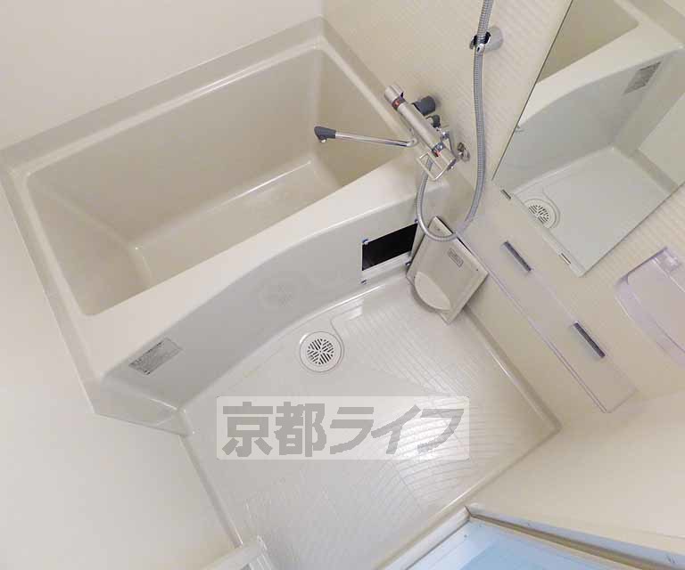 バス・シャワールーム　ゆったりくつろげるお風呂です。