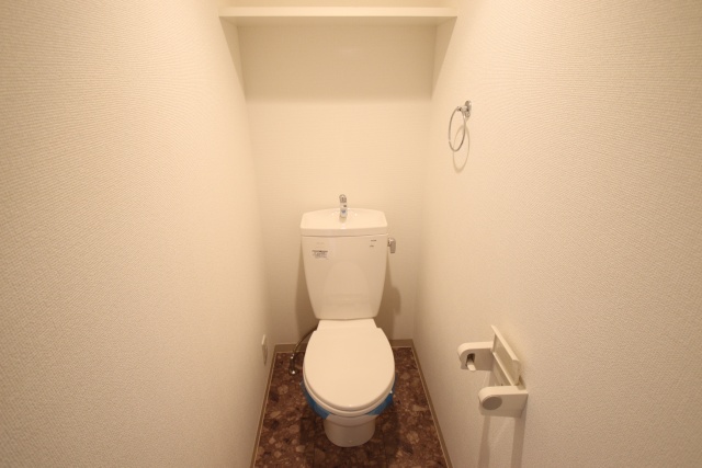 トイレ　※別室の参考写真の為、現況優先です。
