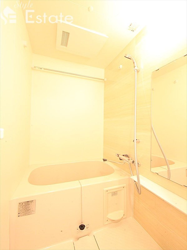 バス・シャワールーム　バスルーム