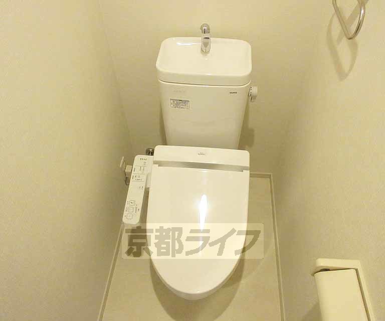 トイレ　ウォシュレットついています