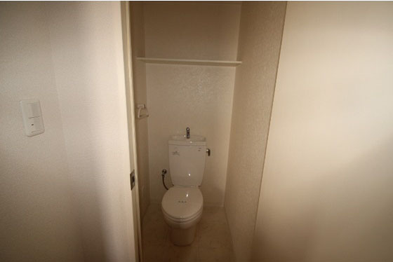 トイレ　※掲載写真は同マンション別部屋参考写真となります。
