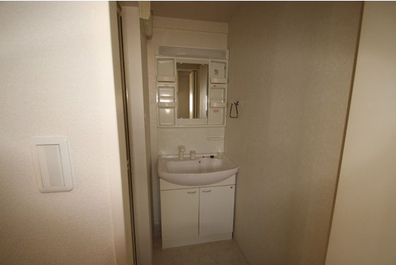 洗面設備　※掲載写真は同マンション別部屋参考写真となります。