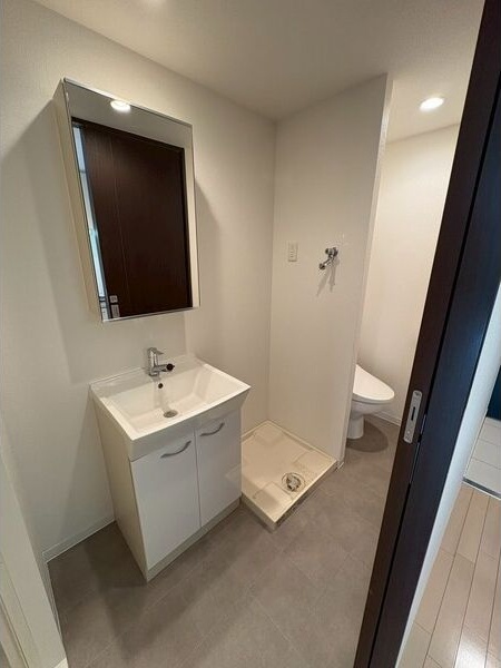 洗面設備　独立洗面化粧台付き