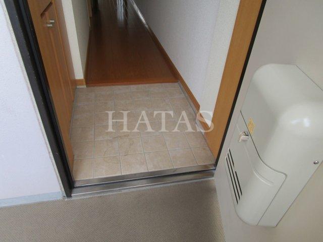 玄関　同物件別部屋です。