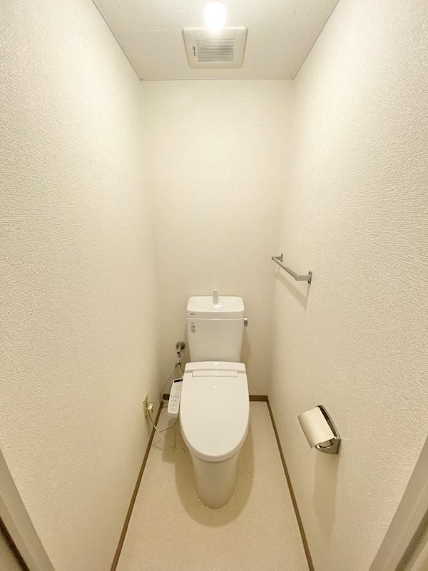 トイレ　ウォシュレット付