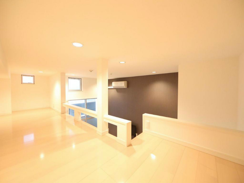 その他部屋・スペース　上階洋室6.7帖