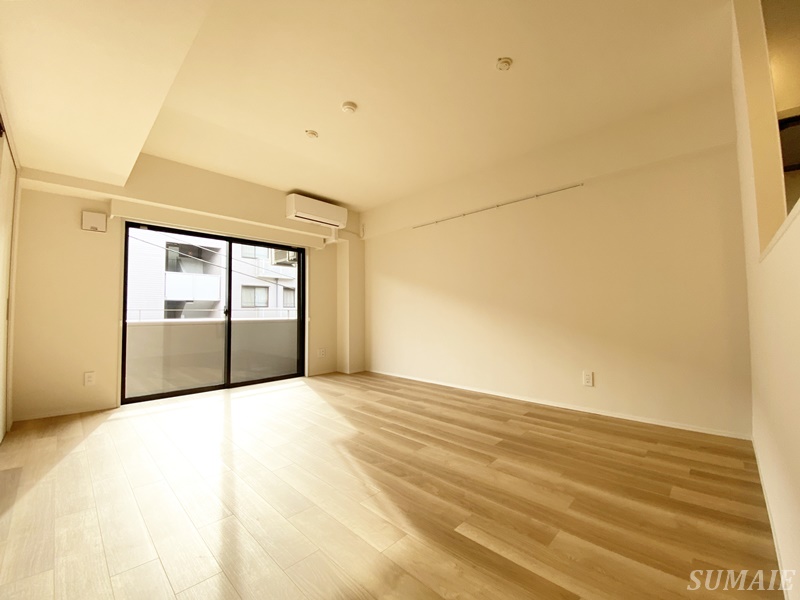 居室・リビング　15.6帖のリビングです☆