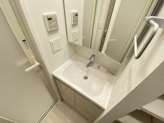 洗面設備　コンパクトで使いやすい洗面所