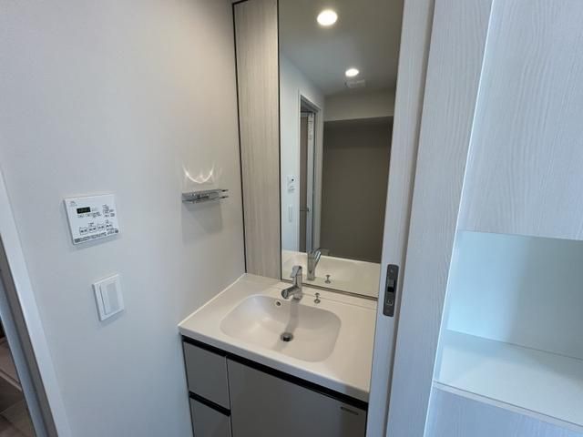 洗面設備　コンパクトで使いやすい洗面所