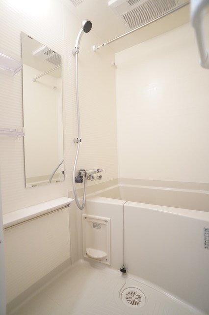 バス・シャワールーム　参考写真（同建物別部屋のものです）