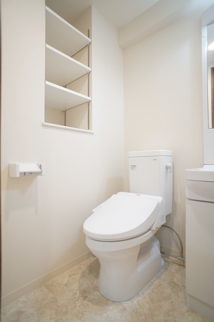 トイレ　参考写真（同建物別部屋のものです）