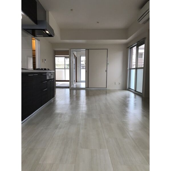 居室・リビング　スタイリッシュなLDK☆お友達を呼びたくなりますよ(^^)