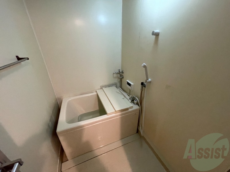 バス・シャワールーム　お風呂は追い焚きも出来ちゃう使用ですー。