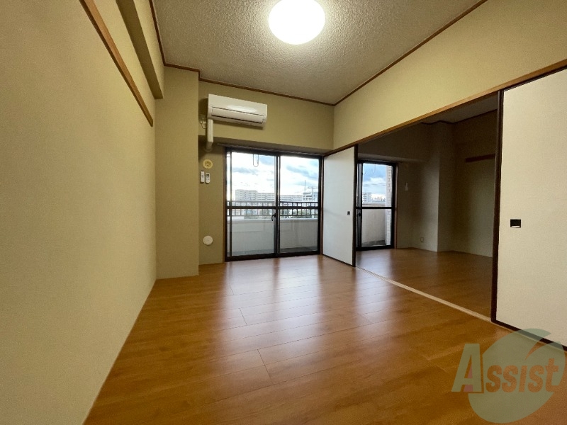 居室・リビング　広々と使える感じ。窓があるのもいい感じ。