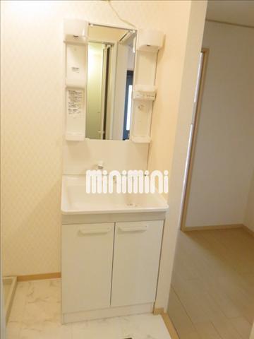 洗面設備　使いやすい洗面台です