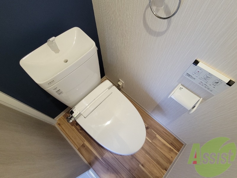 トイレ　お手洗いは温水洗浄付き。これは個人的に外せません。