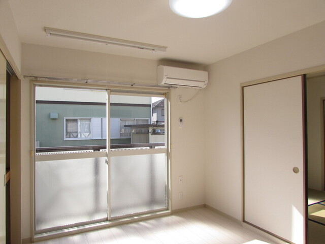その他部屋・スペース　洋室　エアコン、照明付き