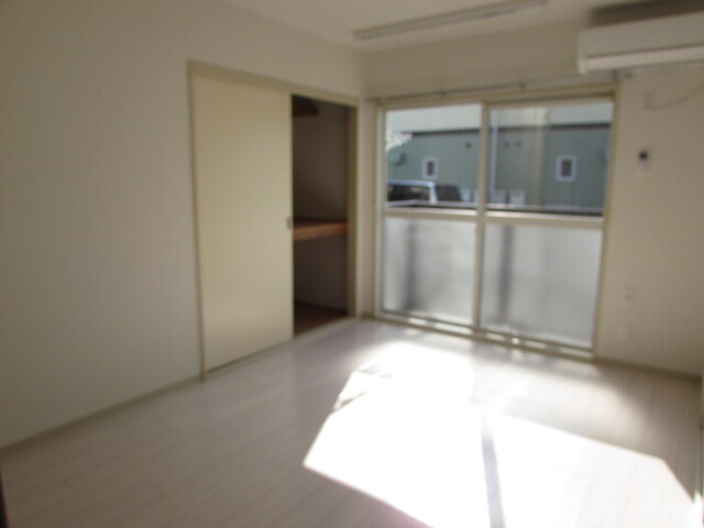 その他部屋・スペース　洋室　エアコン、照明付き