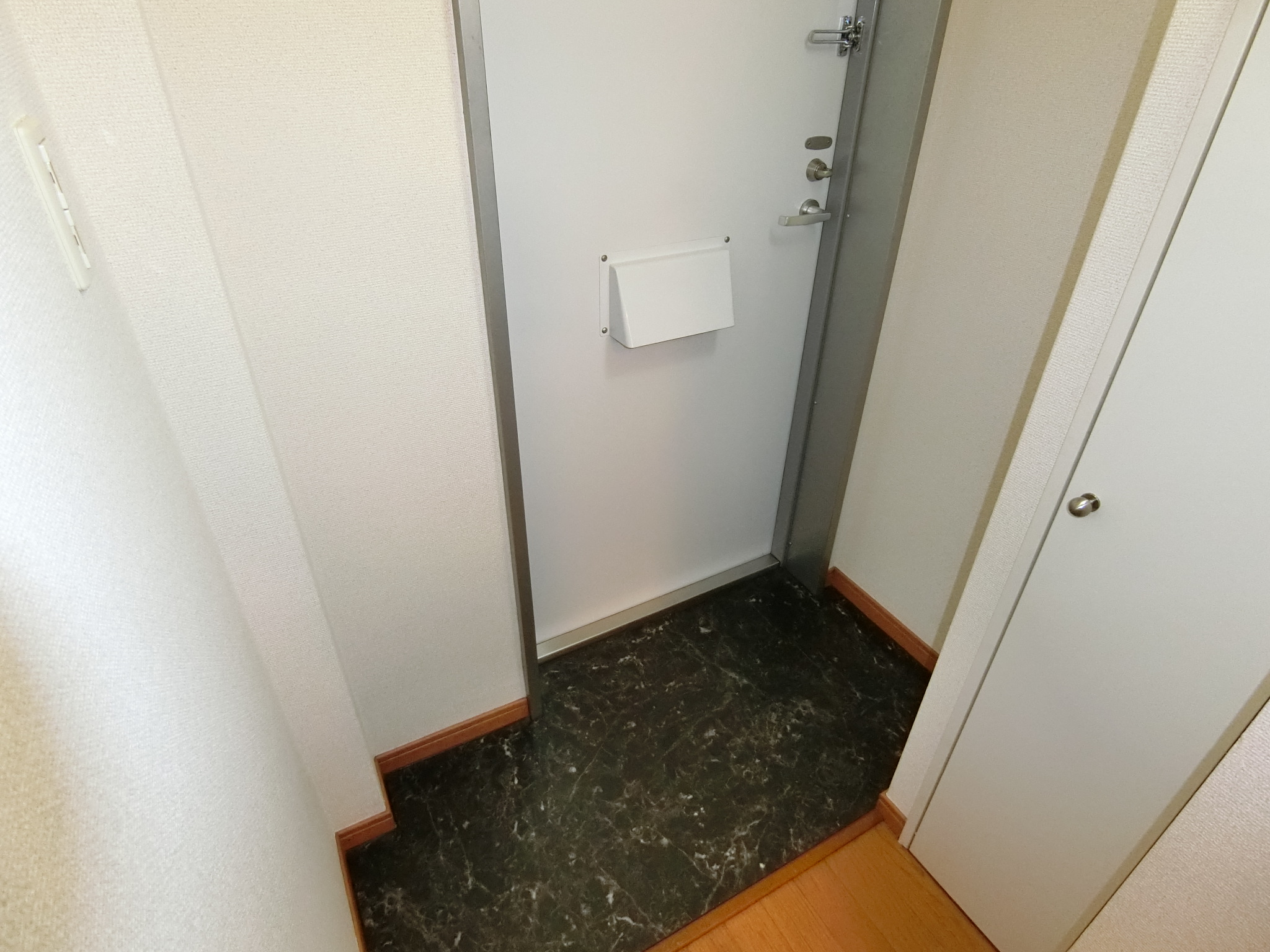 玄関　シューズボックスを完備です☆