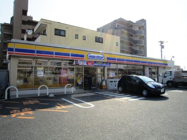 コンビニ　ミニストップ名古屋荒子店（コンビニ）まで39m
