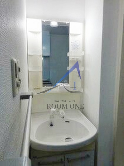 洗面設備　洗面台です。