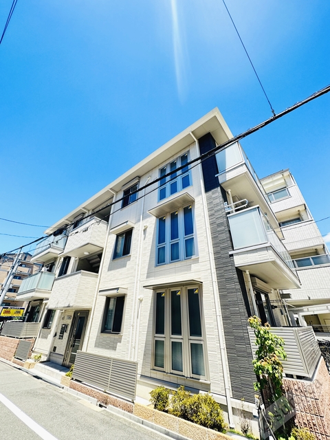 建物外観　ワンフロア２部屋、プライバシー性の高さも魅力です＾＾