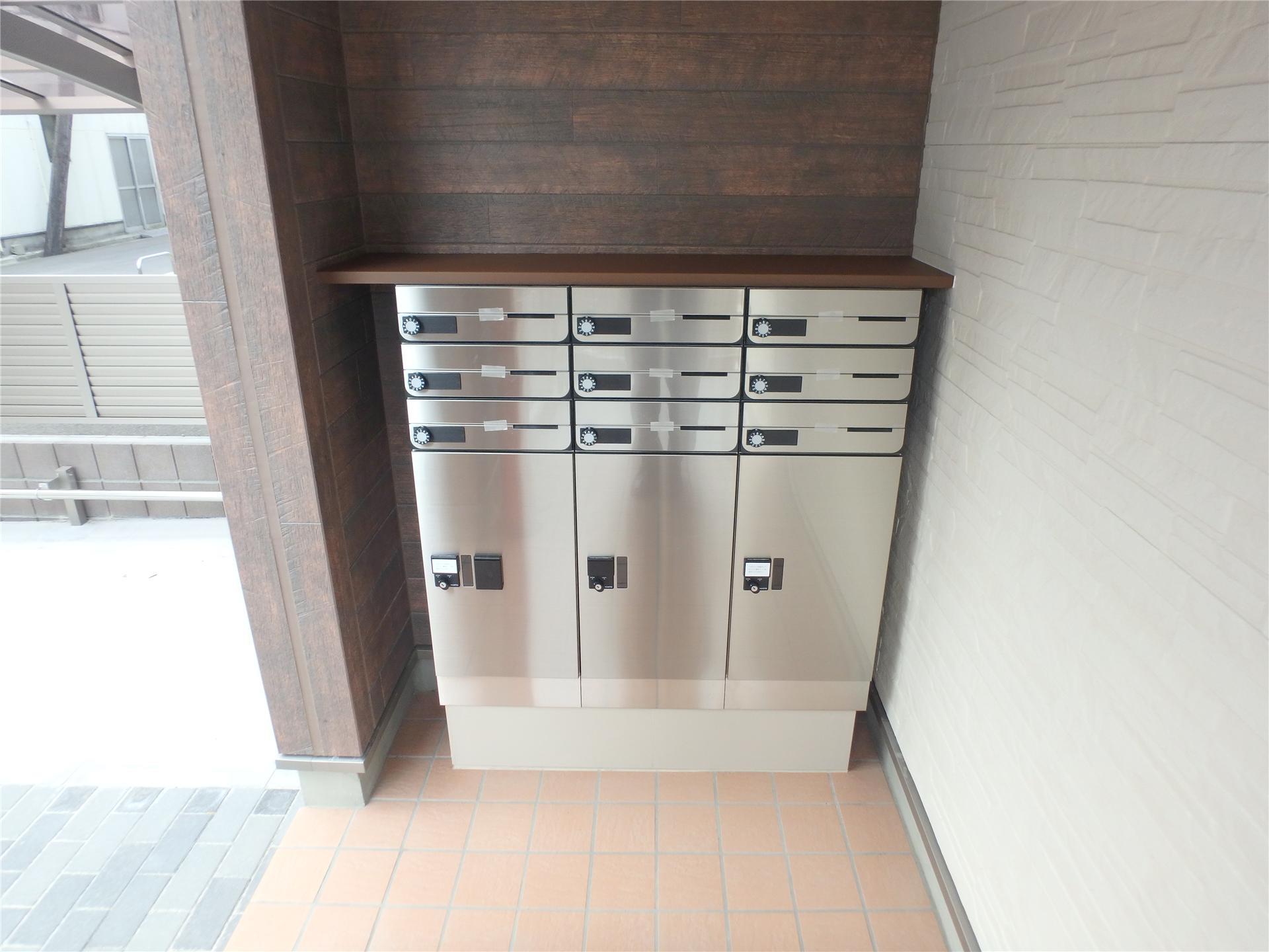 その他　宅配ボックス完備しています