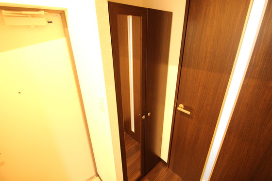 玄関　※他部屋の写真です。