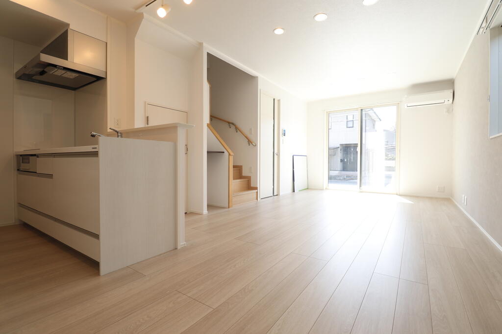 居室・リビング　日当たりの良いリビングです♪