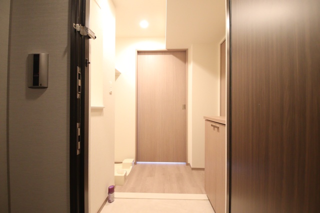 玄関　※別室の参考写真の為、現況優先です。