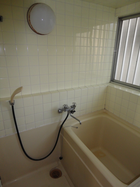 バス・シャワールーム　ゆったり過ごせるお風呂です