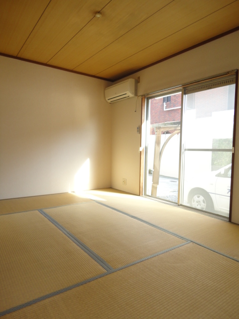 居室・リビング　きれいな和室です