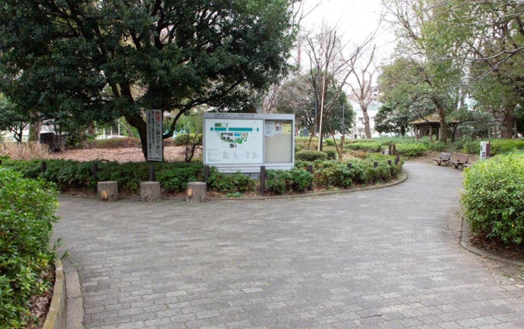 公園　目黒区民センター公園（公園）まで724m