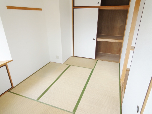 収納　同物件別号室