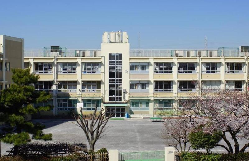 小学校　金町小学校（小学校）まで300m