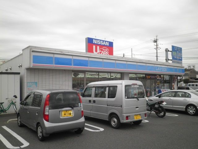 コンビニ　ローソン 四日市八田店（コンビニ）まで309m
