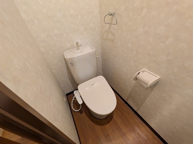 トイレ　別号室の写真です